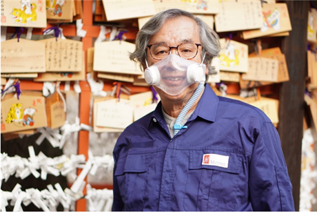 Nhà sáng chế Trần Ngọc Phúc ra mắt "khẩu trang tương lai" ở Việt Nam